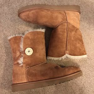 UGG// BAILEY BUTTON II BOOTS